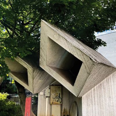 Album Review: Also Steve Bates – ‘An Infinite Antenna’: switching wavelengths and finding another dazzling electronic charge.
