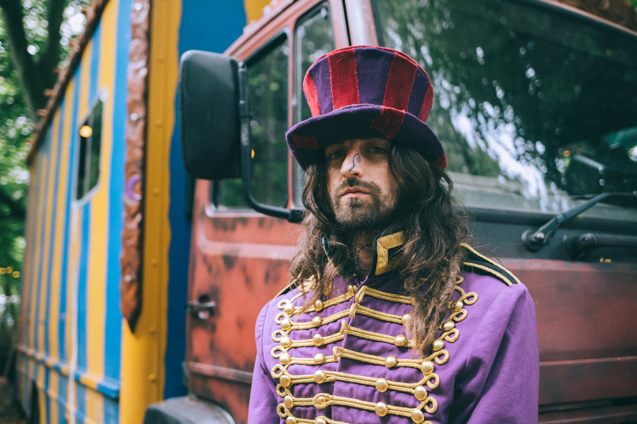 News: Cam Cole Shares Fizzing New Single ‘Chasing Dreams’