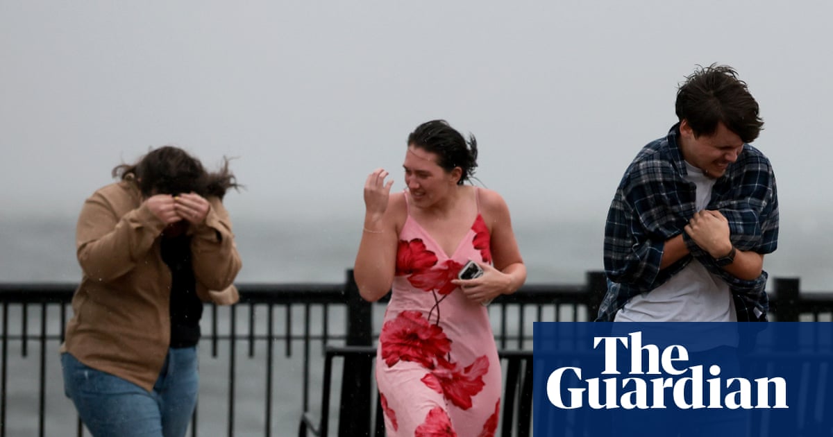 ‘Life-threatening storm surge’ headed to US Gulf coast as residents brace for Isais | Hurricane Isaias